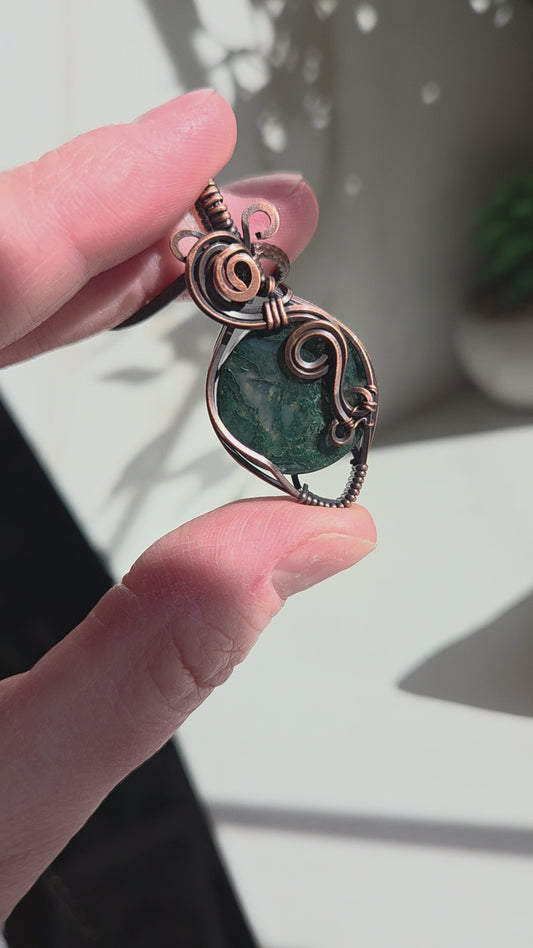 Woodland Whisper Amulet – Moss Agate Necklace 🌿