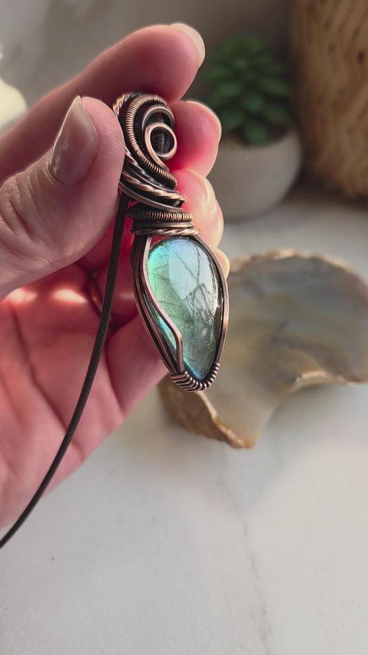 Labradorite Necklace 💙💚