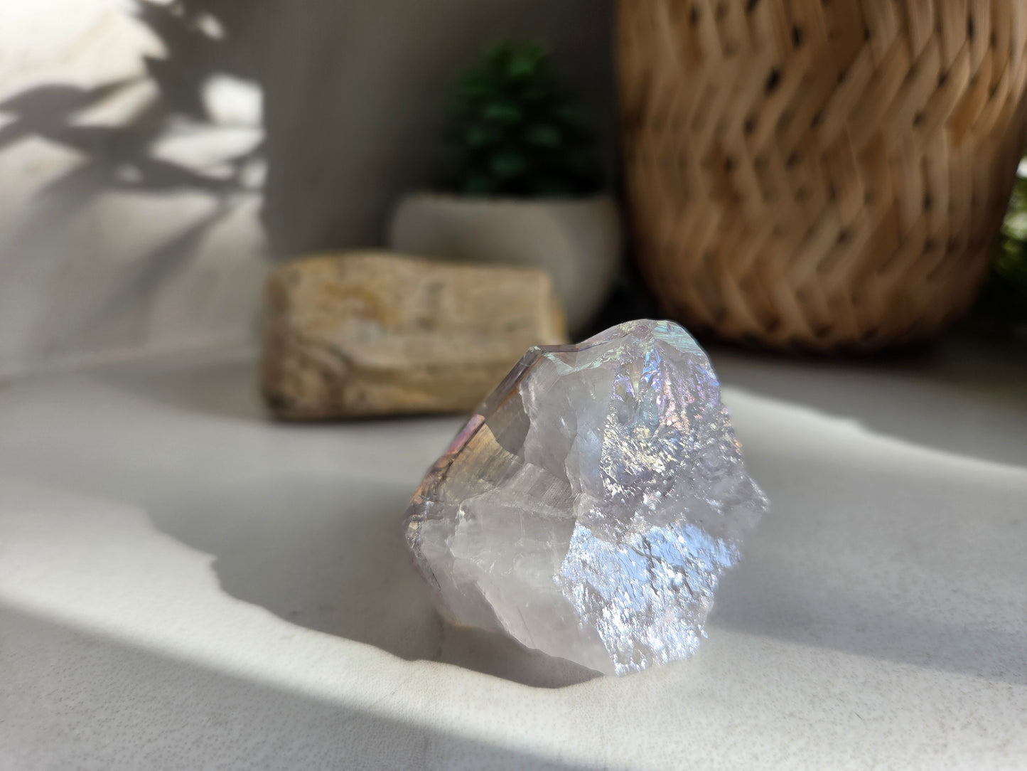 Aura Quartz Raw Point 🌈