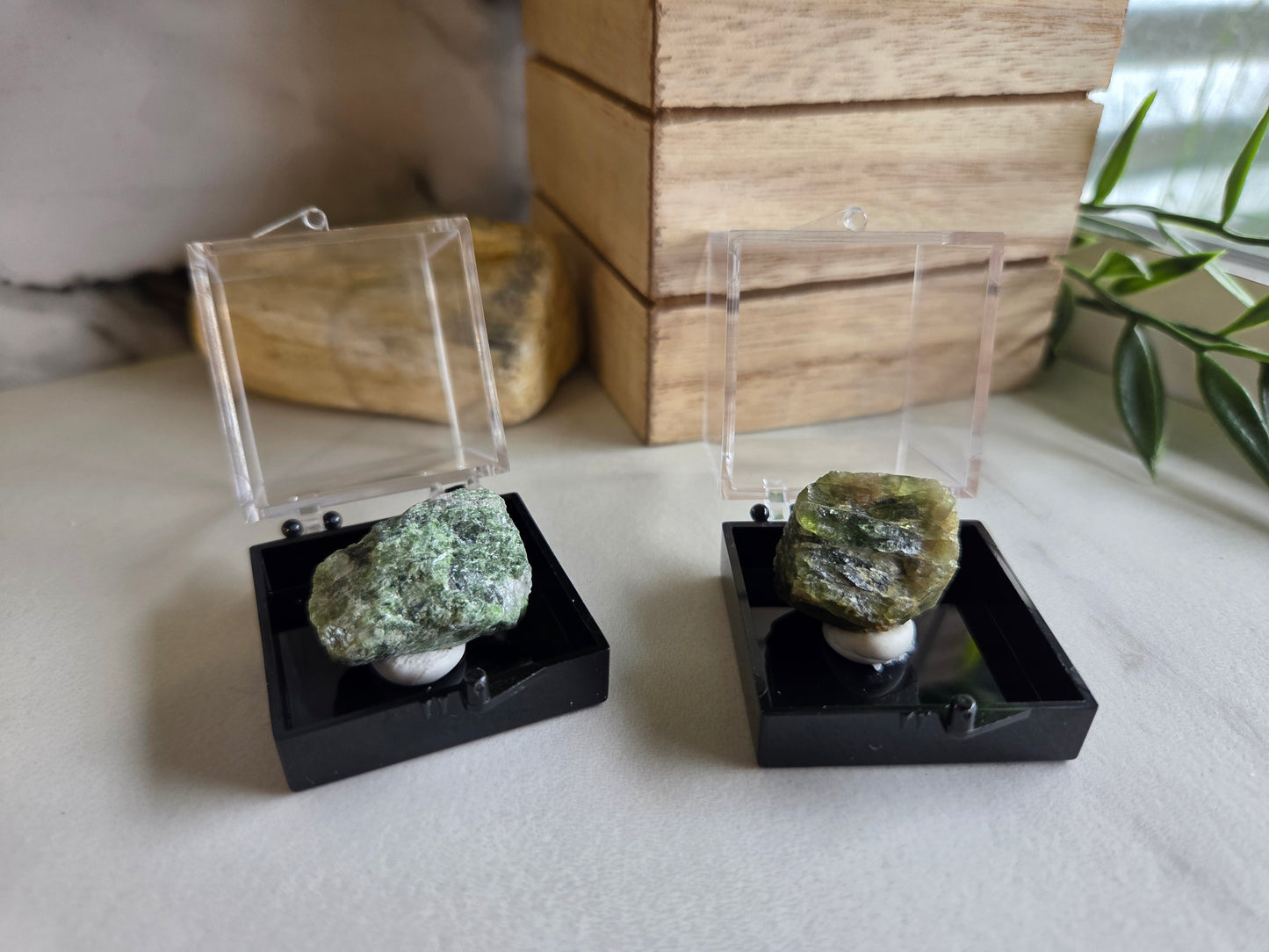 Natural Diopside Crystal Specimens 🌿