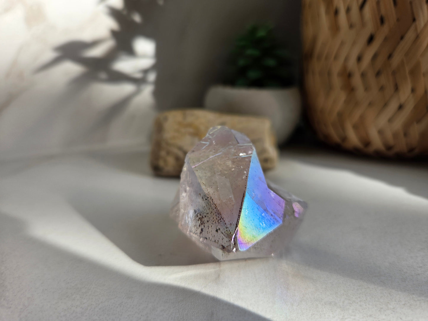 Aura Quartz Raw Point 🌈