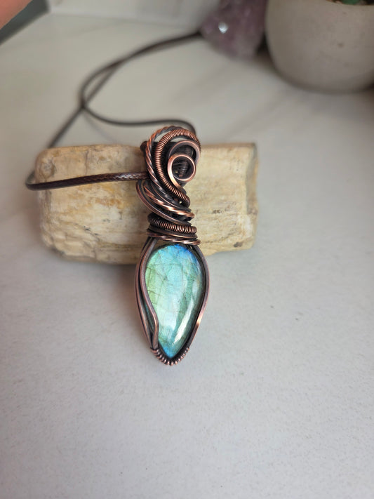 Labradorite Necklace 💙💚
