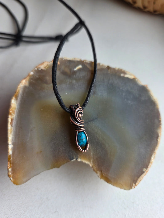 🏜 Desert Guardian – Turquoise Mini Necklace 💙