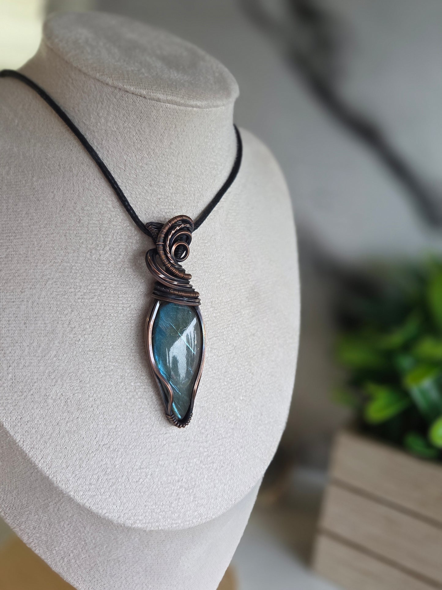 Labradorite Necklace 💙💚