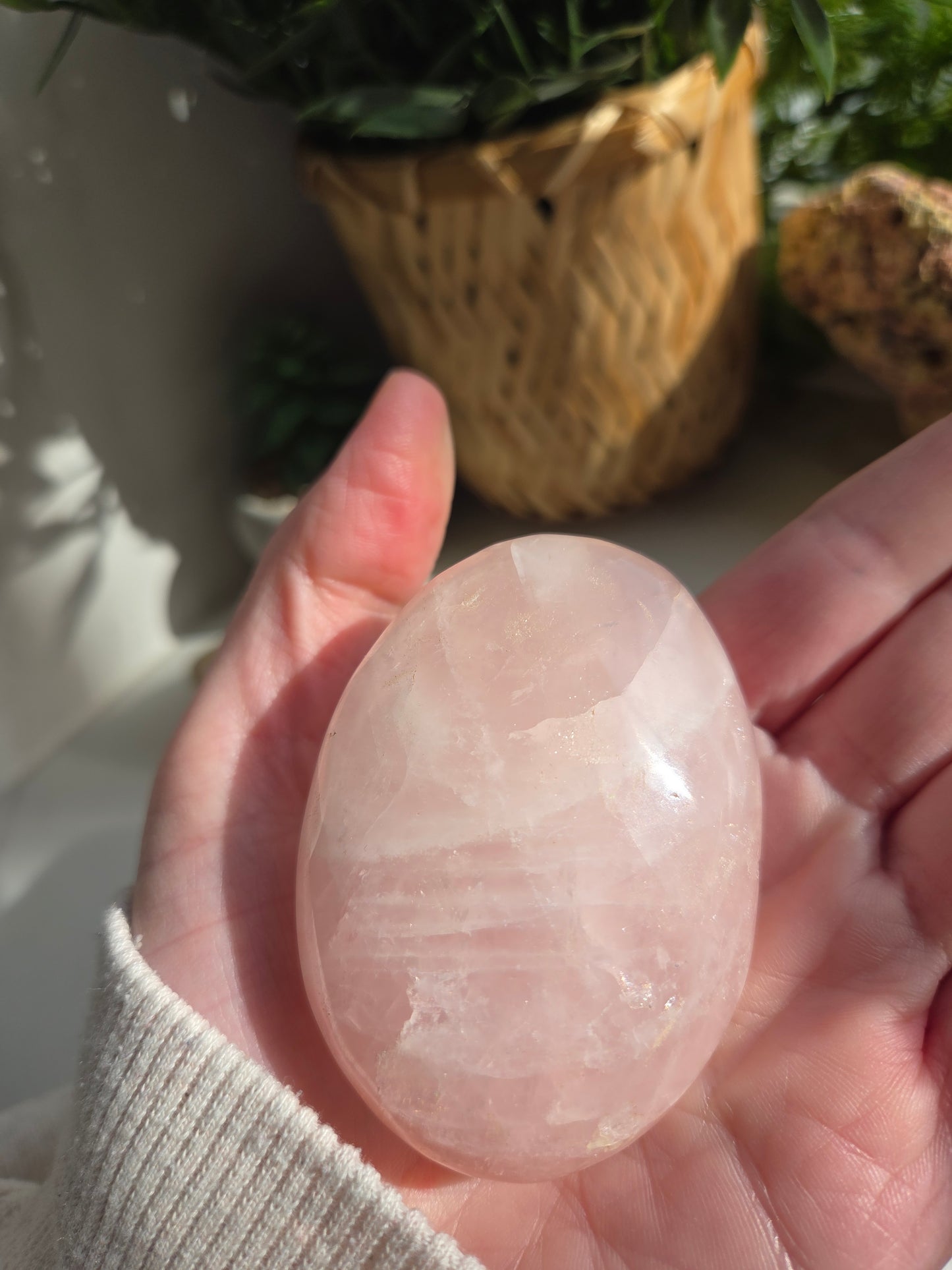 Rose Quartz Palm Stone 🌹