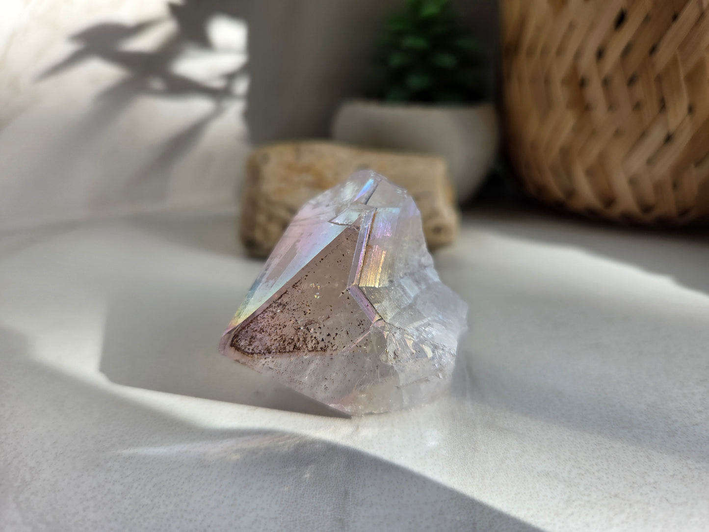 Aura Quartz Raw Point 🌈