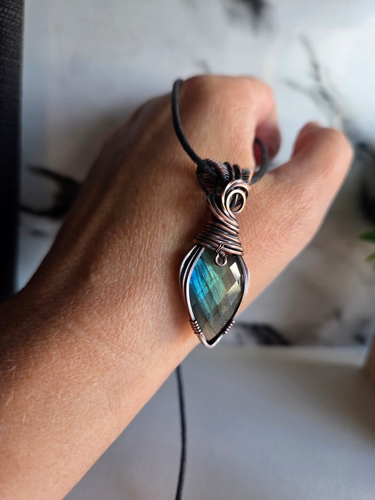 ✨ Northern Ember — Faceted Labradorite Necklace