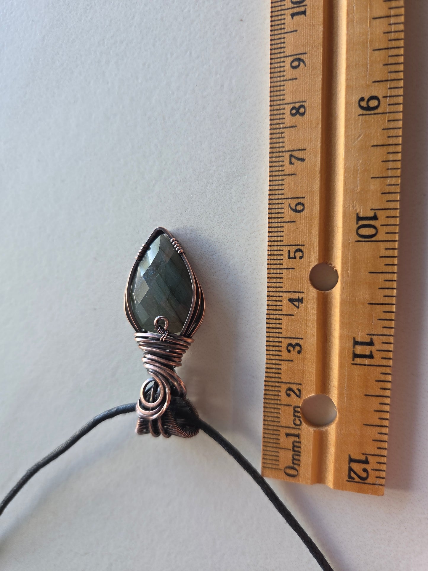 ✨ Northern Ember — Faceted Labradorite Necklace