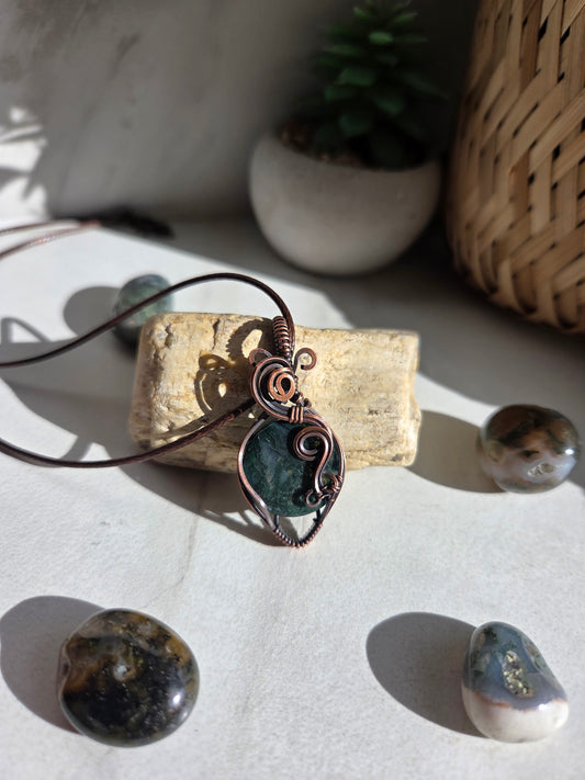 Woodland Whisper Amulet – Moss Agate Necklace 🌿