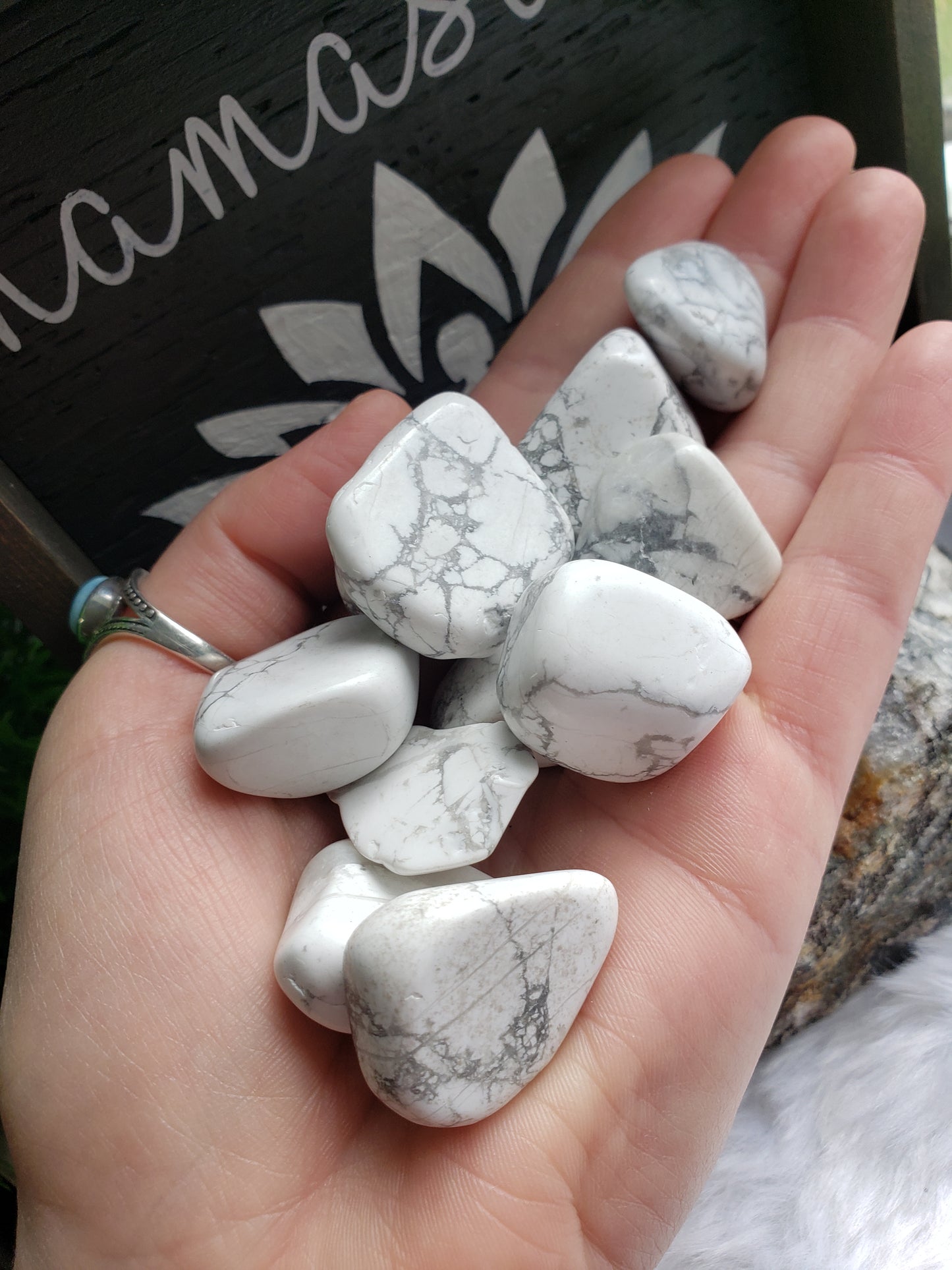 Howlite Tumbled Stones